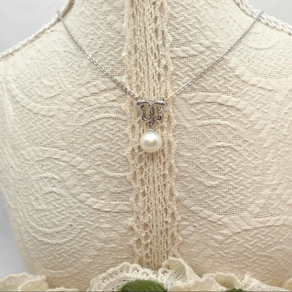 S925 Freshwater Pearl 🦋 Necklace - Picture 3 of 6